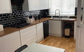 Garland Way 2 Bed House Sheffield Free Parking 5 Min From M1